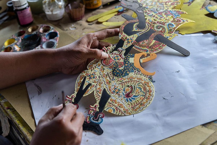 5 Beautiful and Charming Traditional Indonesian Handicrafts - PT